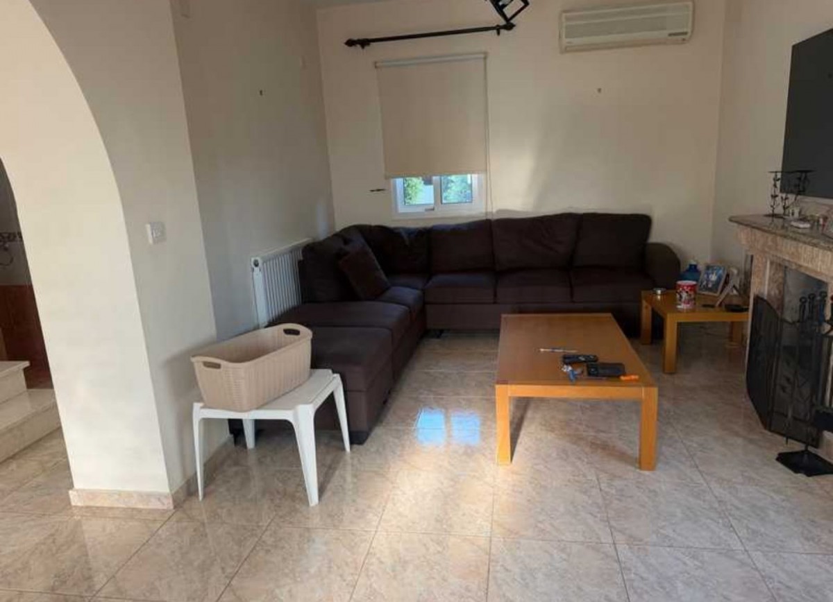 Detached Villa For Rent  in  Tala - Kamares