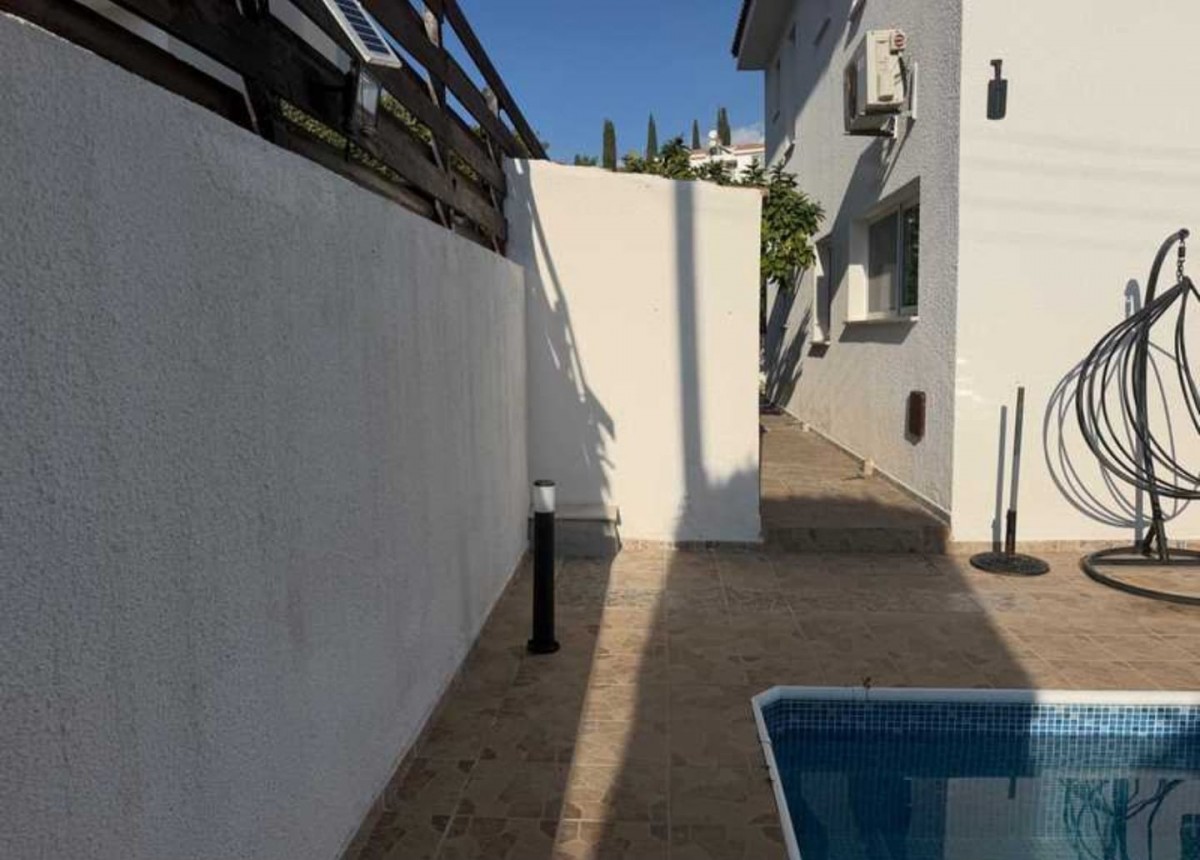Detached Villa For Rent  in  Tala - Kamares