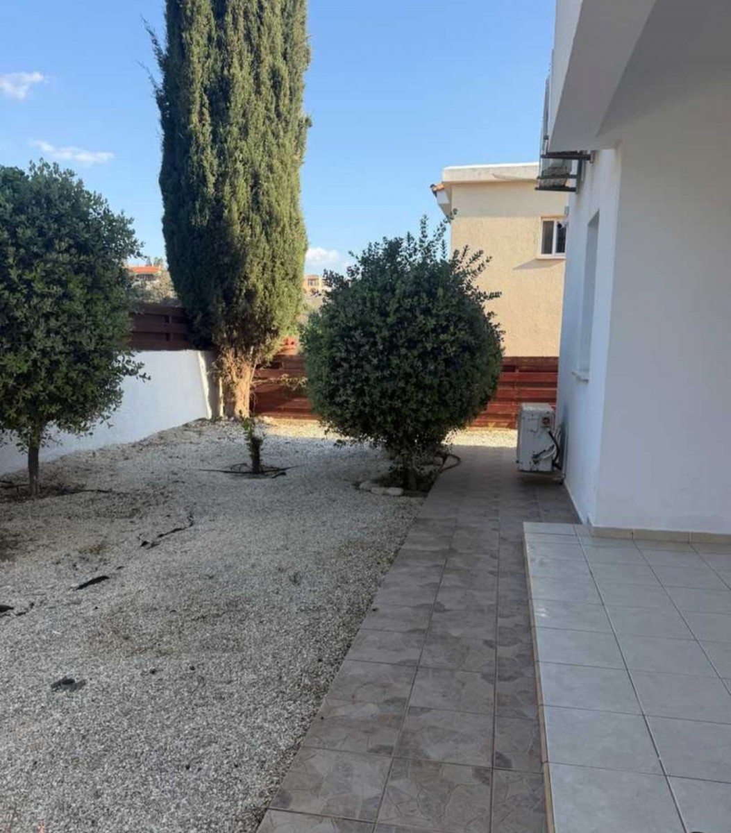 Detached Villa For Rent  in  Tala - Kamares