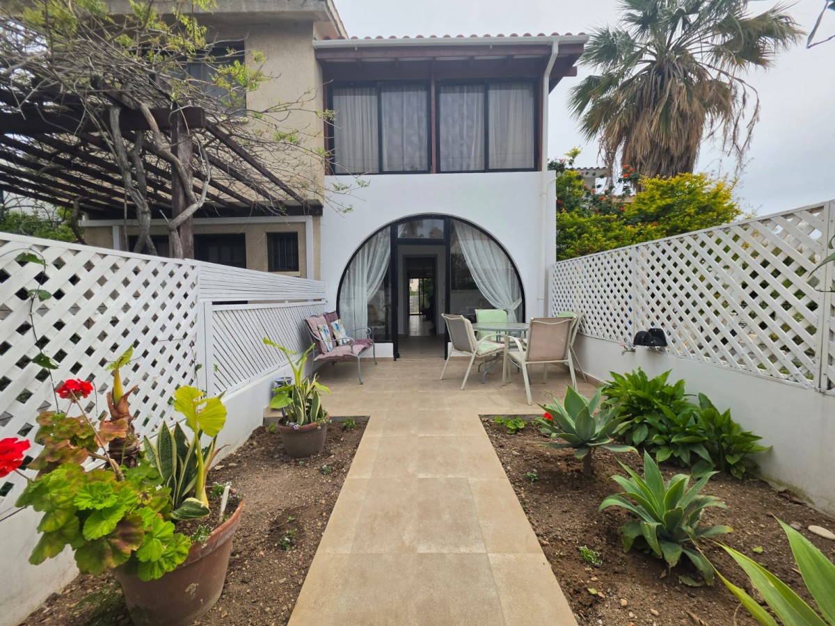 Detached Villa For Rent  in  Kato Paphos - Tombs of The Kings