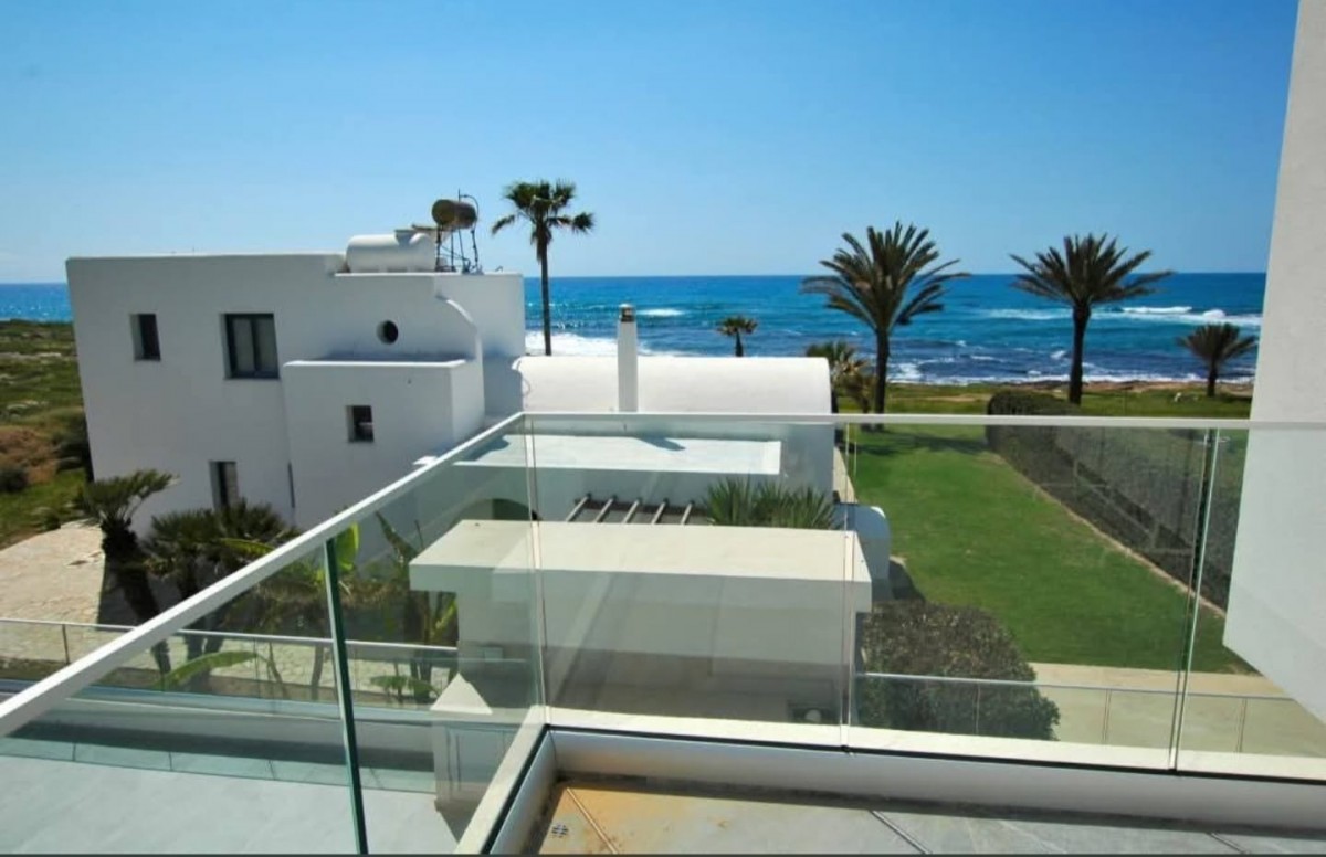 Detached Villa For Rent  in  Kissonerga