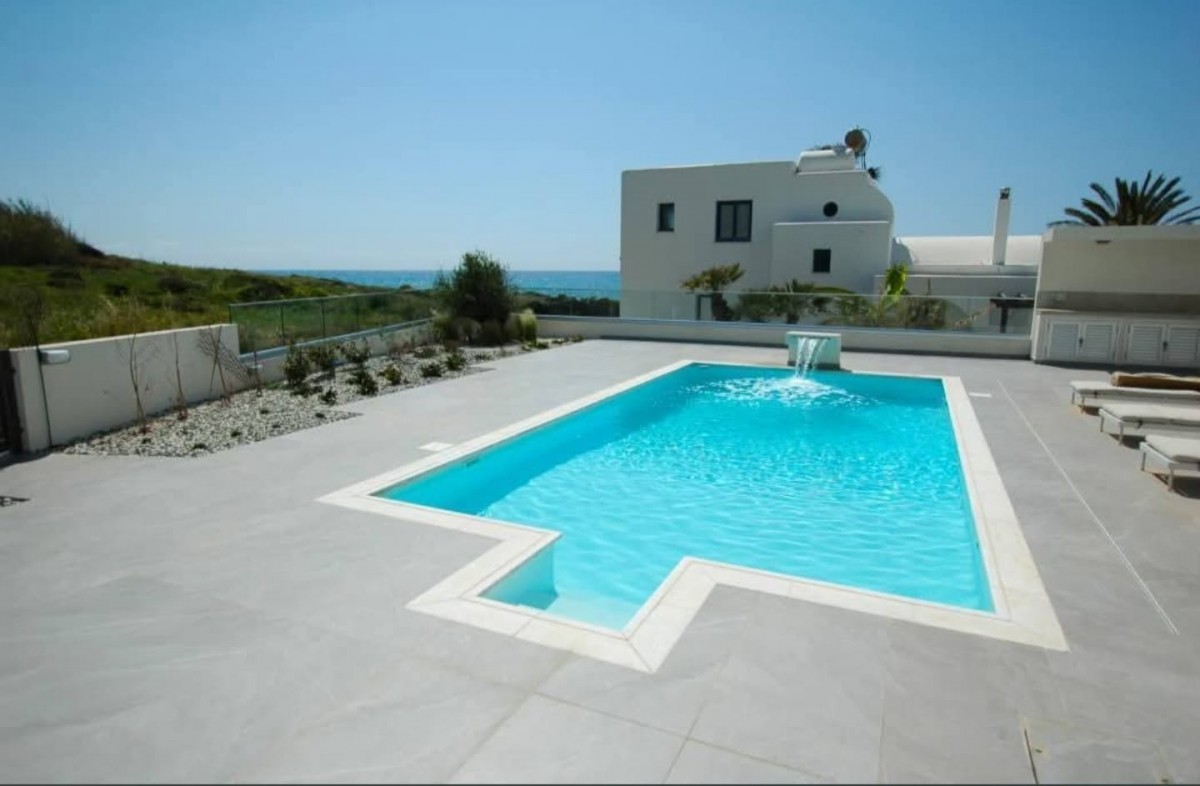 Detached Villa For Rent  in  Kissonerga
