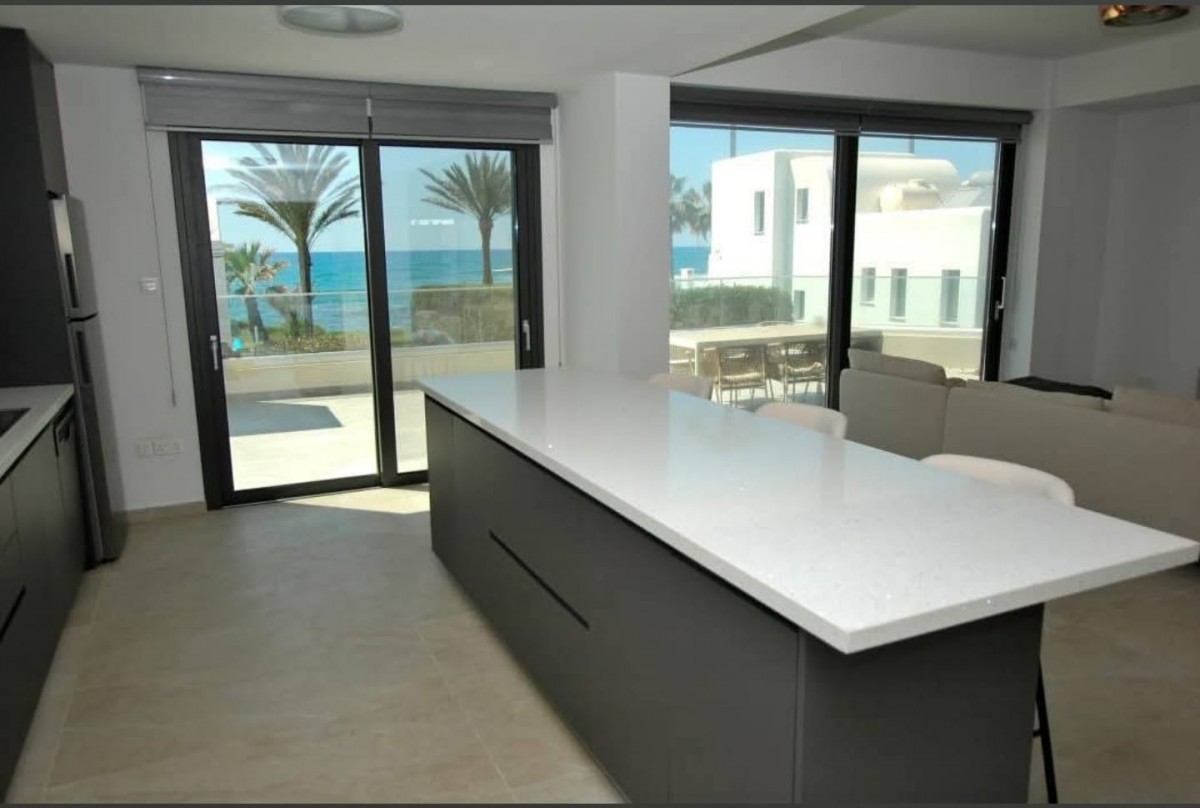 Detached Villa For Rent  in  Kissonerga