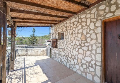 Salamiou, Paphos Traditional House For Sale | DT4734