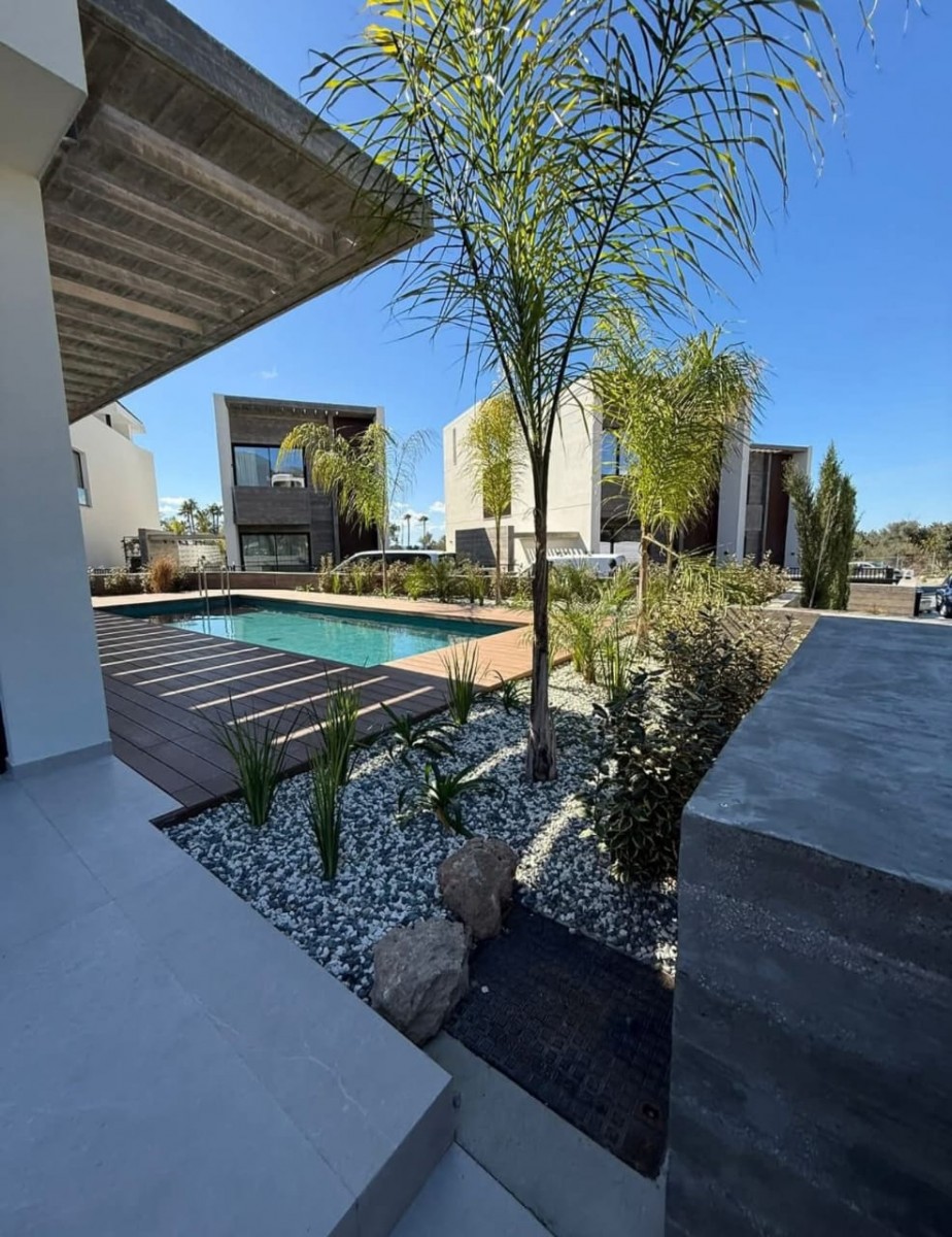 Detached Villa For Rent  in  Select Location