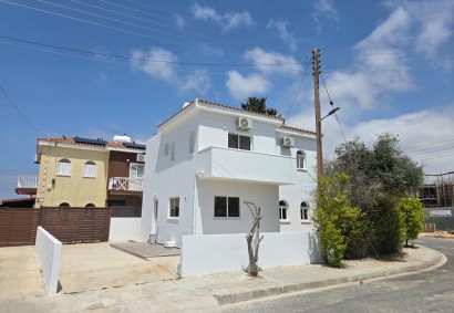 Emba, Paphos Detached Villa For Rent | DT4742