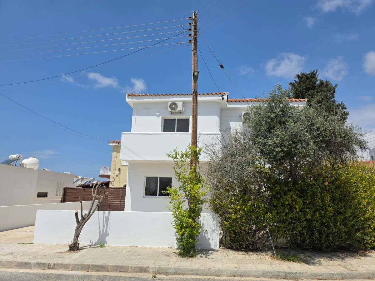 Detached Villa For Rent  in  Emba