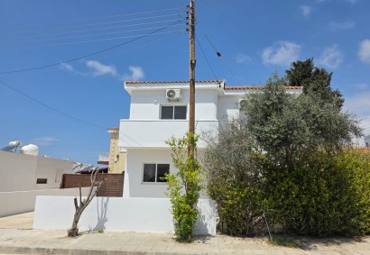 Emba, Paphos Detached Villa For Rent | DT4742