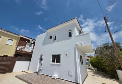 Emba, Paphos Detached Villa For Rent | DT4742
