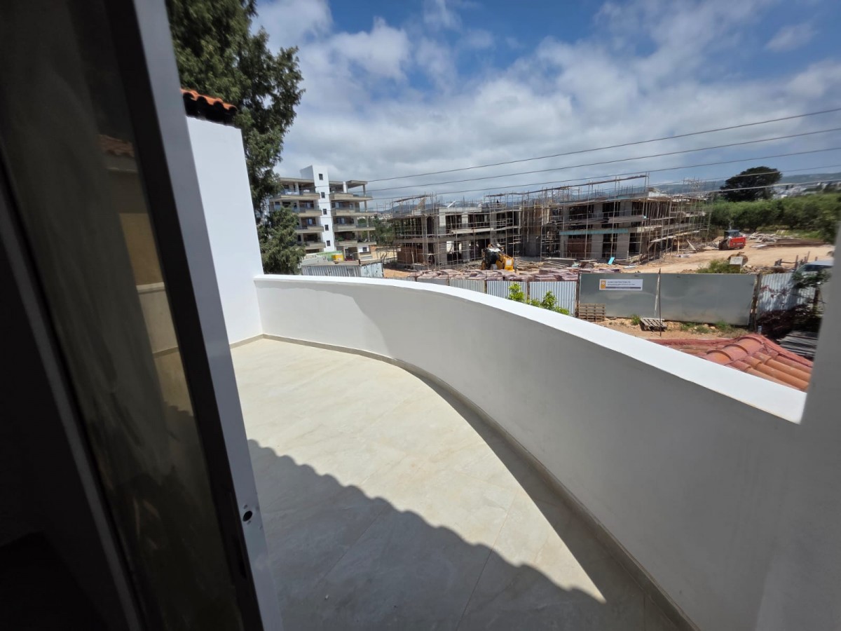 Detached Villa For Rent  in  Emba