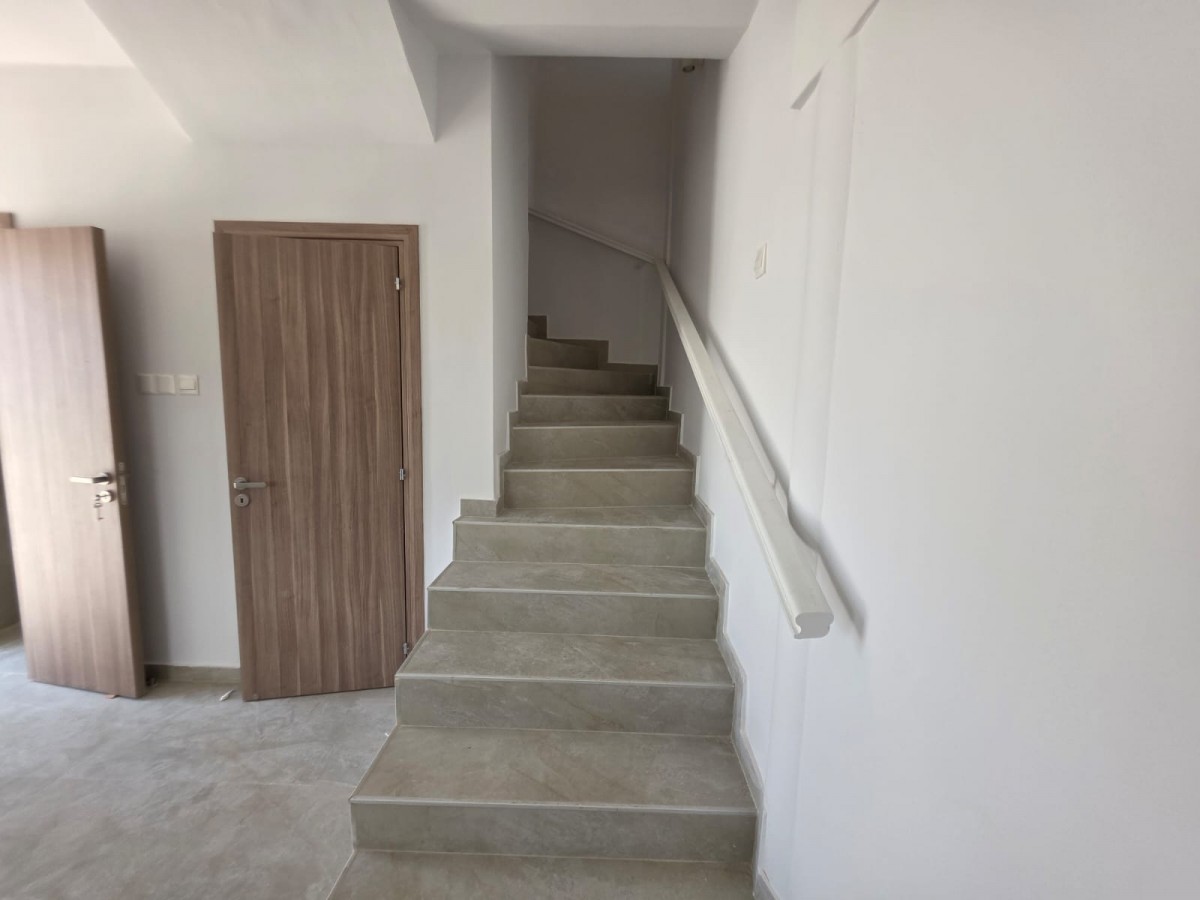 Detached Villa For Rent  in  Emba