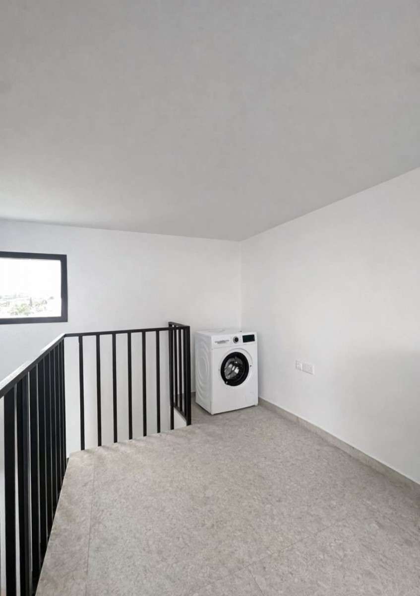 Detached Villa For Rent  in  Emba