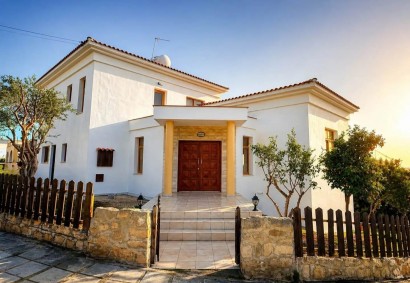 Acheleia, Paphos Detached Villa For Rent | DT4748