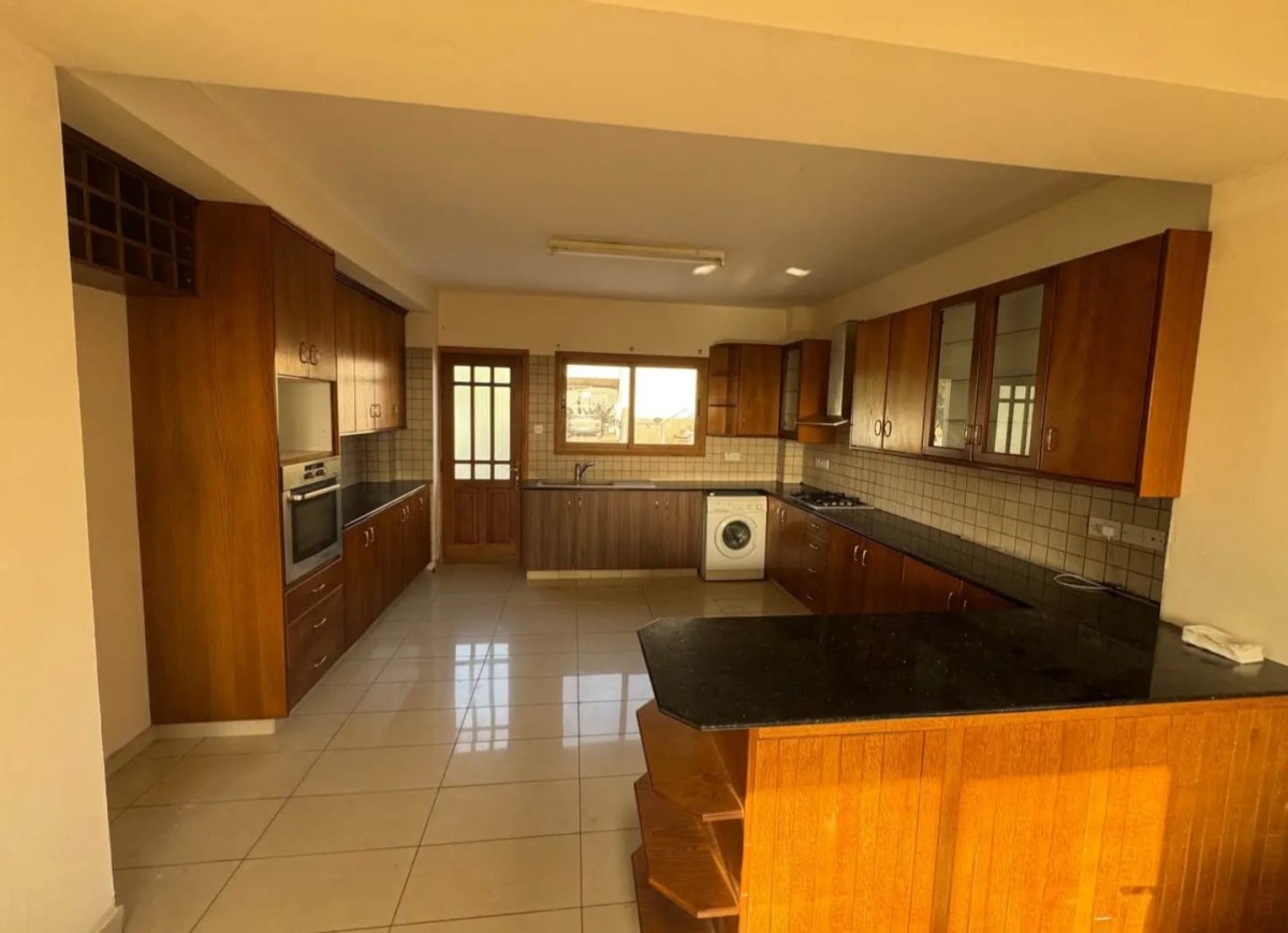 Detached Villa For Rent  in  Acheleia
