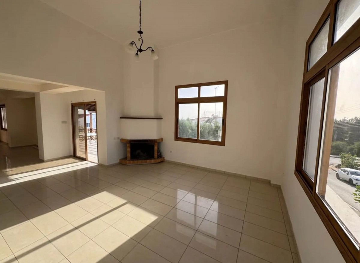 Detached Villa For Rent  in  Acheleia