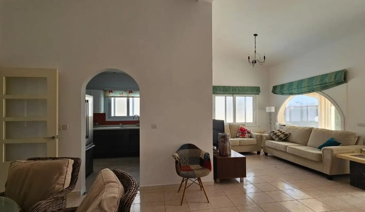 Bungalow For Rent  in  Chlorakas