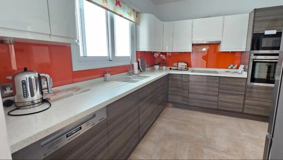 Bungalow For Rent  in  Chlorakas