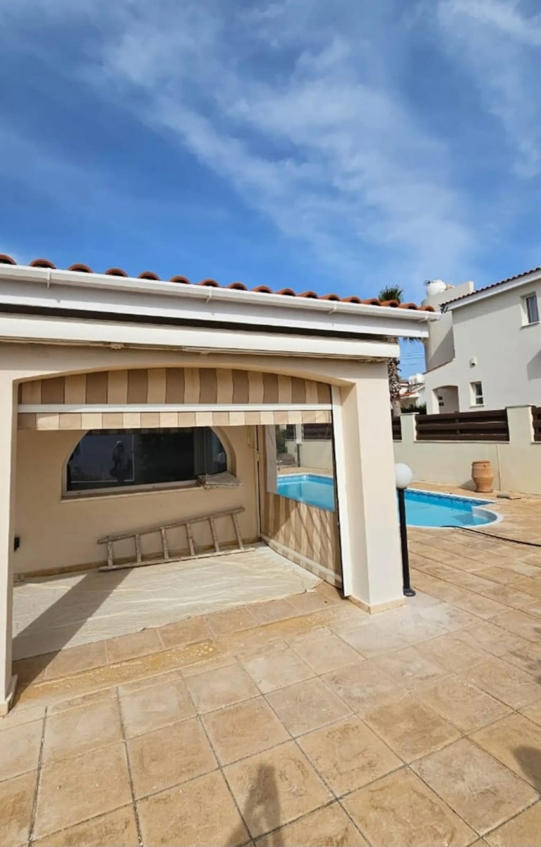 Bungalow For Rent  in  Chlorakas