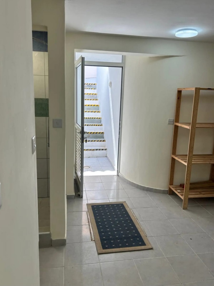 Town House For Rent  in  Peyia