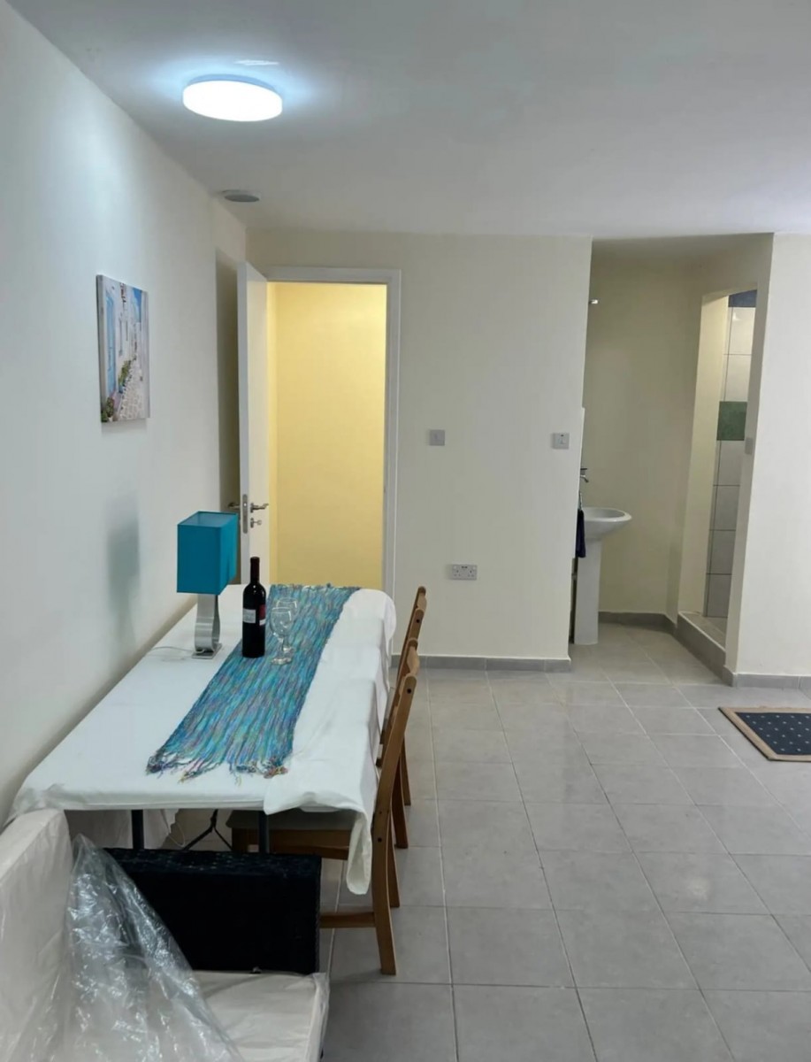 Town House For Rent  in  Peyia