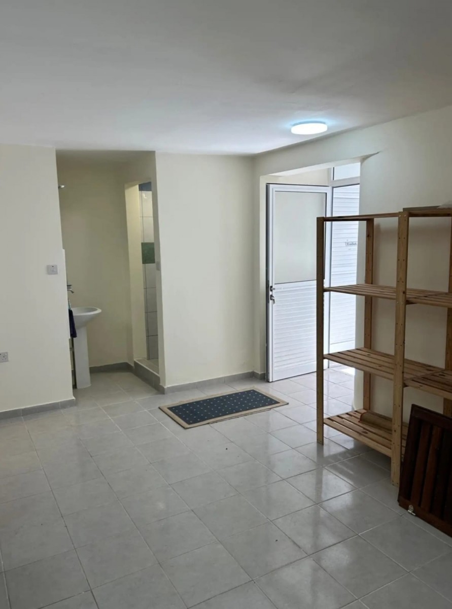 Town House For Rent  in  Peyia