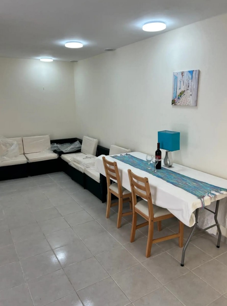 Town House For Rent  in  Peyia