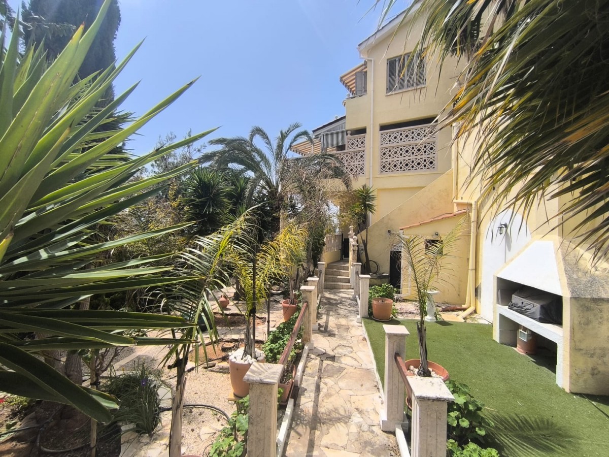 Detached Villa For Sale  in  Select Location