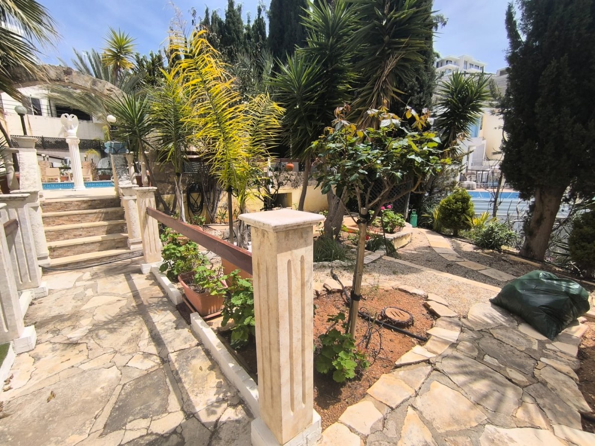 Detached Villa For Sale  in  Select Location