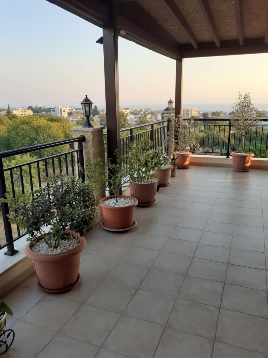 Paphos Town, Paphos Penthouse For Sale | DT4773