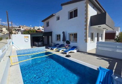 Geroskipou, Paphos Detached Villa For Rent | DT4778