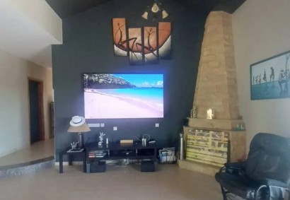 Armou, Paphos Detached Villa For Rent | DT4781
