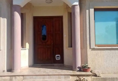 Armou, Paphos Detached Villa For Rent | DT4781
