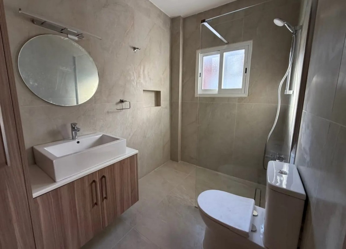 Detached Villa For Rent  in  Emba