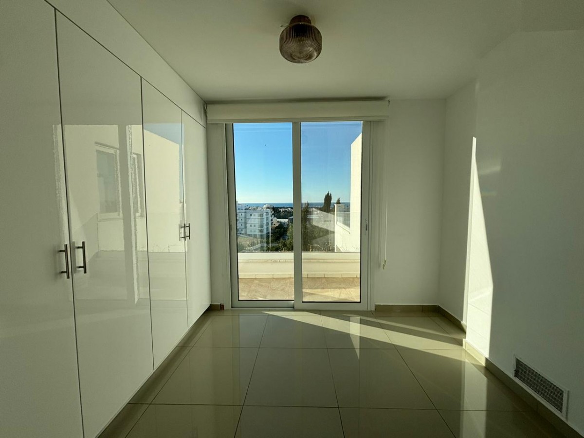 Detached Villa For Rent  in  Paphos Town