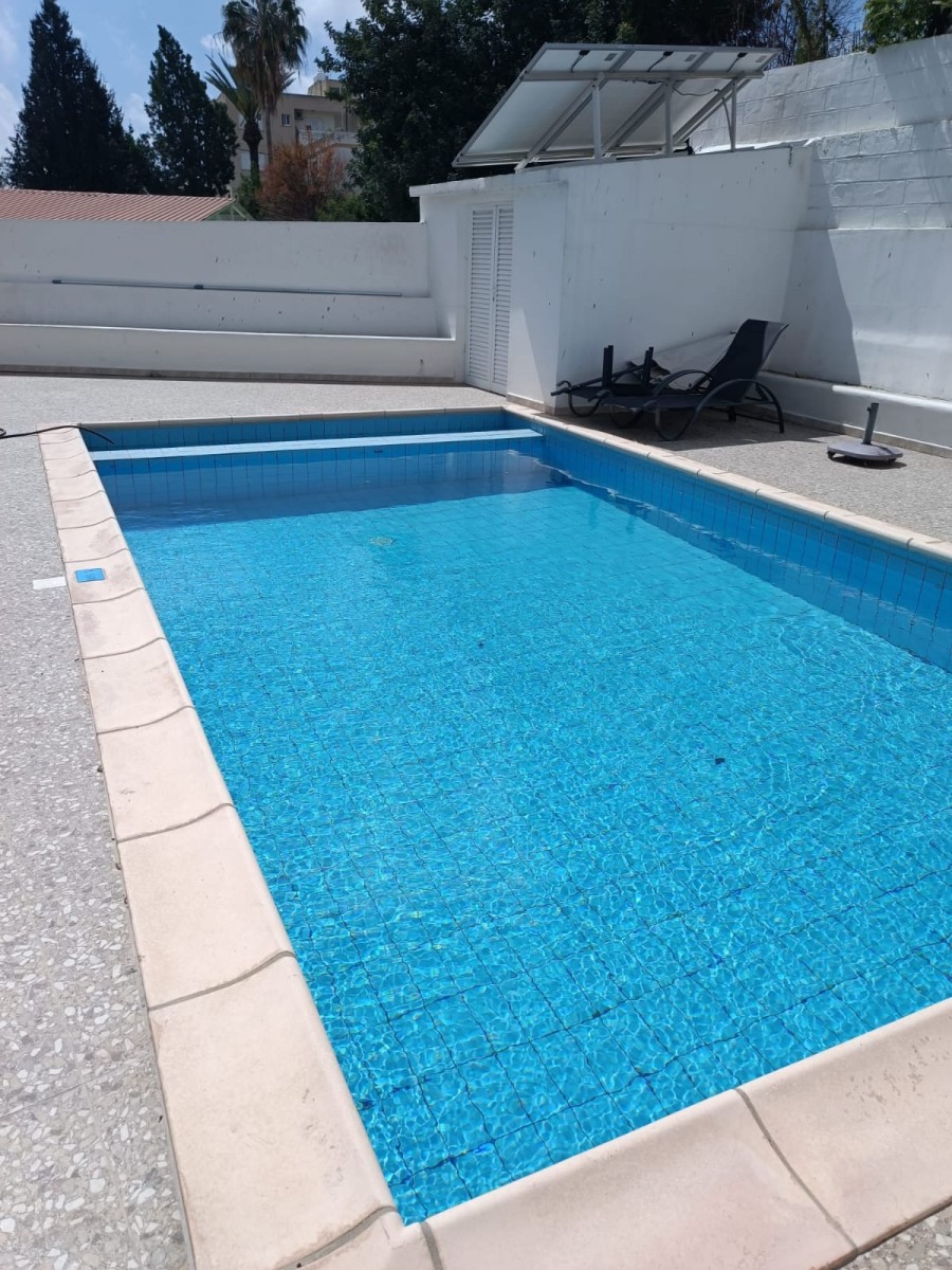 Detached Villa For Rent  in  Paphos Town
