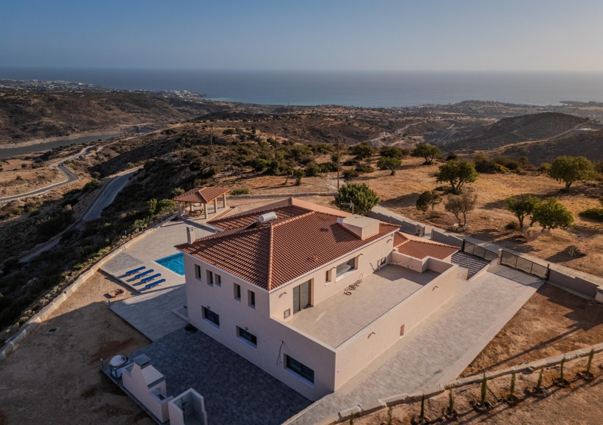 Akoursos, Paphos Detached Villa For Rent | DT4791