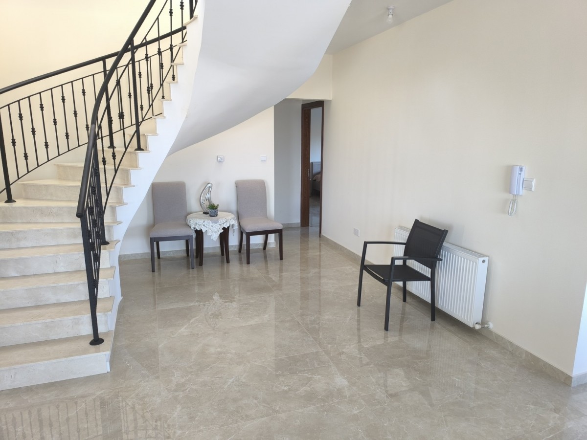 Detached Villa For Sale  in  Akoursos