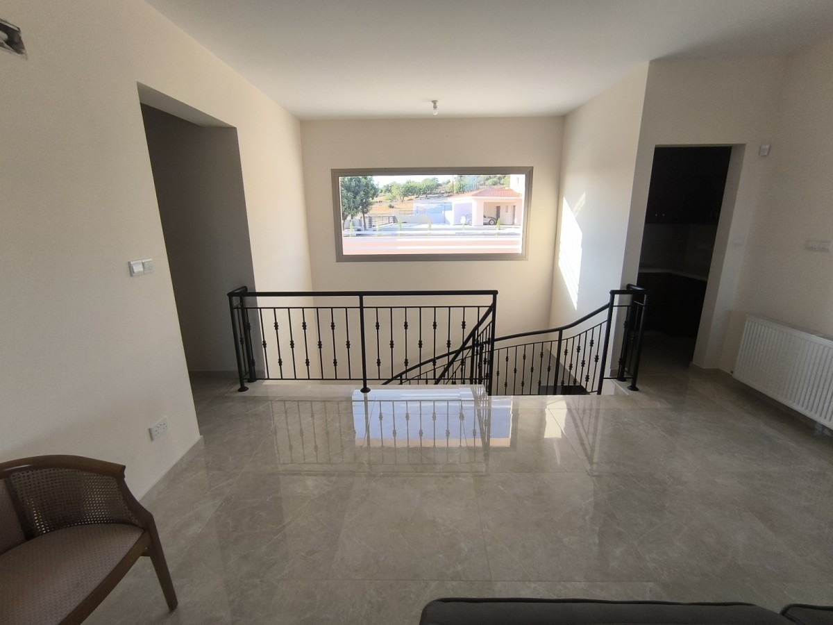 Detached Villa For Sale  in  Akoursos