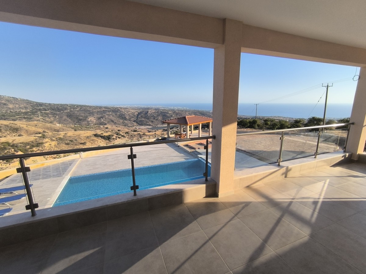 Detached Villa For Sale  in  Akoursos