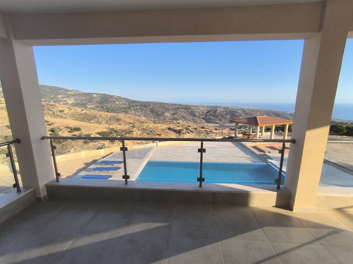 Detached Villa For Sale  in  Akoursos