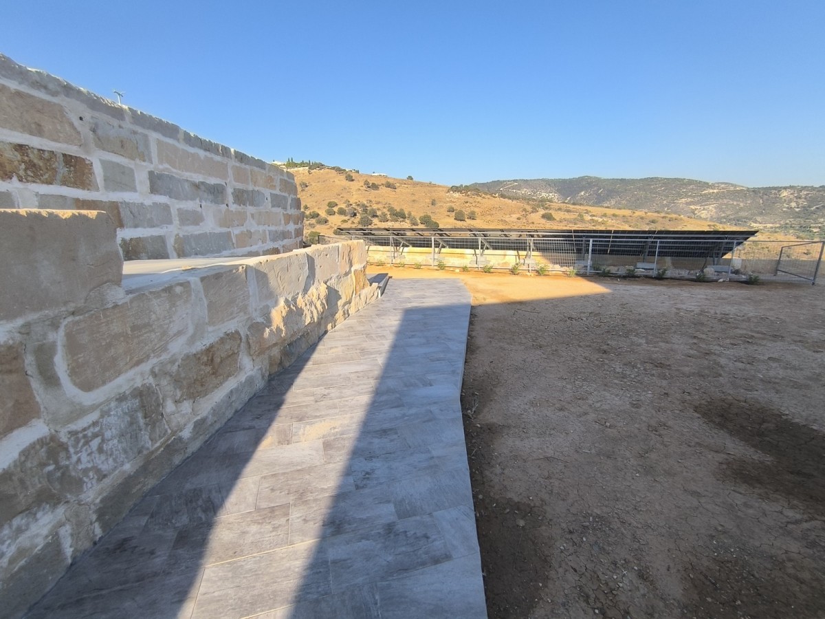 Detached Villa For Sale  in  Akoursos
