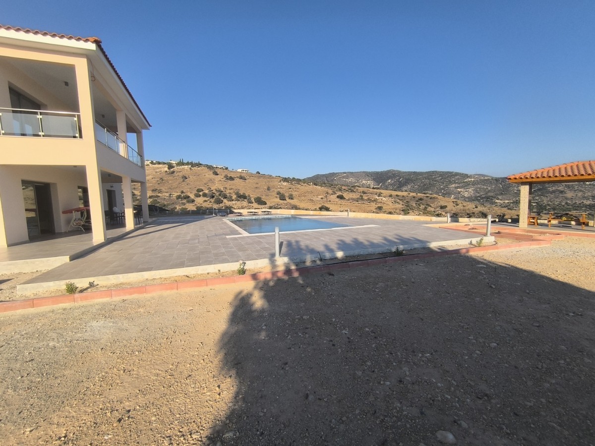 Detached Villa For Sale  in  Akoursos