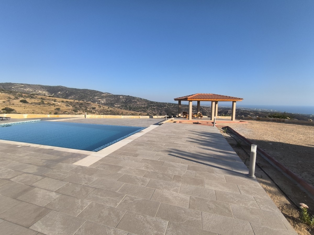 Detached Villa For Sale  in  Akoursos