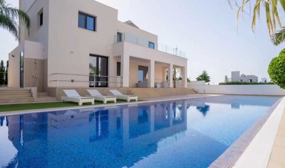 Peyia, Paphos Detached Villa For Rent | DT4794