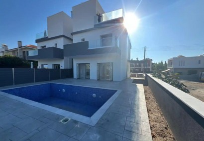 Mandria, Paphos Semi Detached Villa For Sale | DT4826