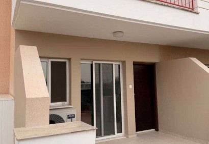 Modern 2-Bed Townhouse for Rent | Kato Paphos