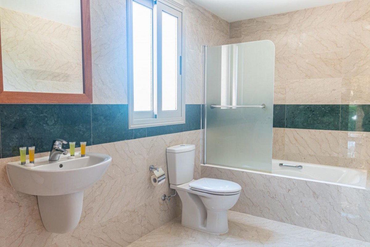 Detached Villa For Rent  in  Poli Crysochous