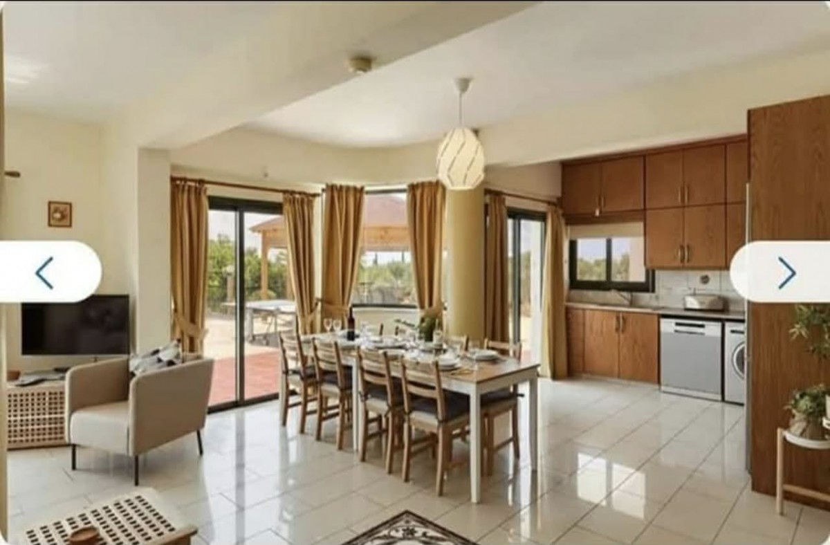 Detached Villa For Rent  in  Agios Georgios