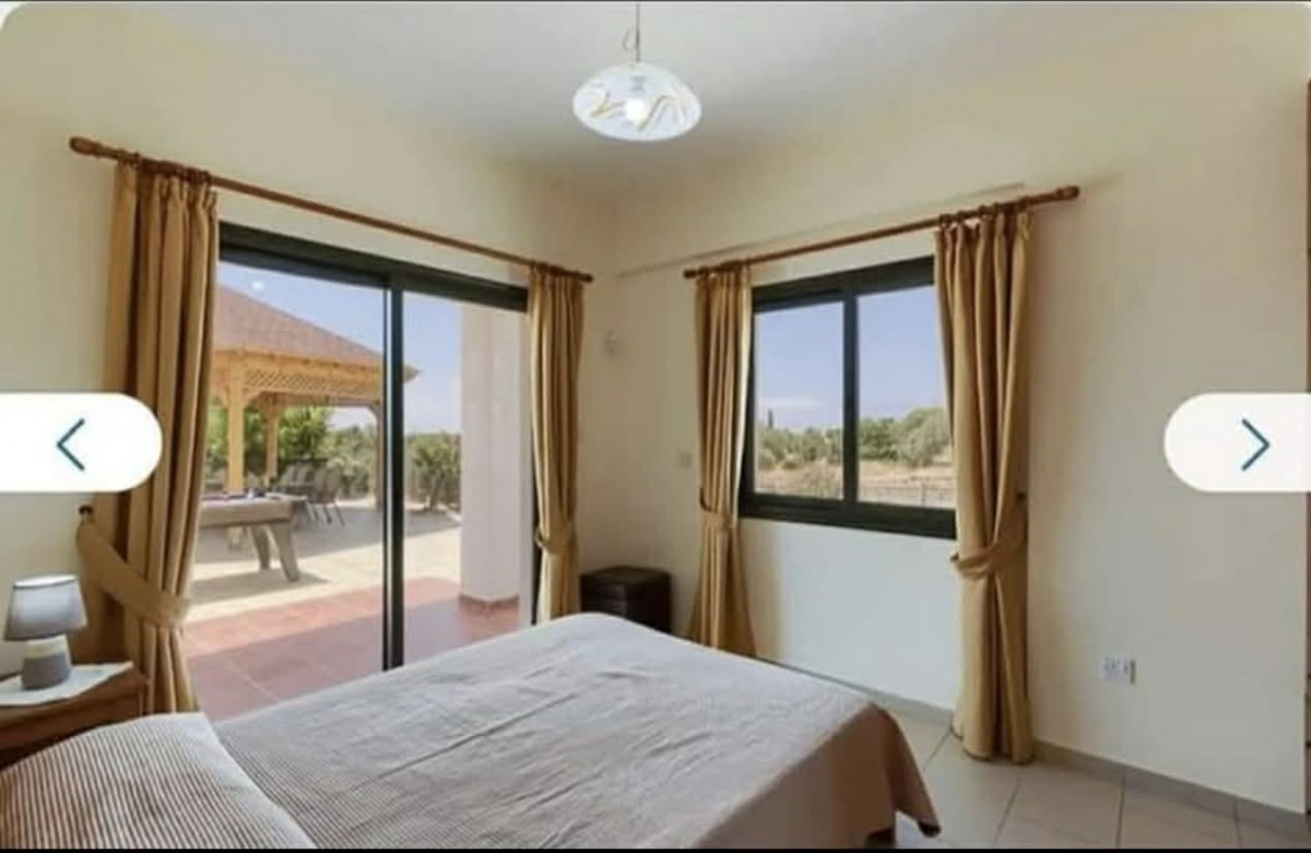 Detached Villa For Rent  in  Agios Georgios