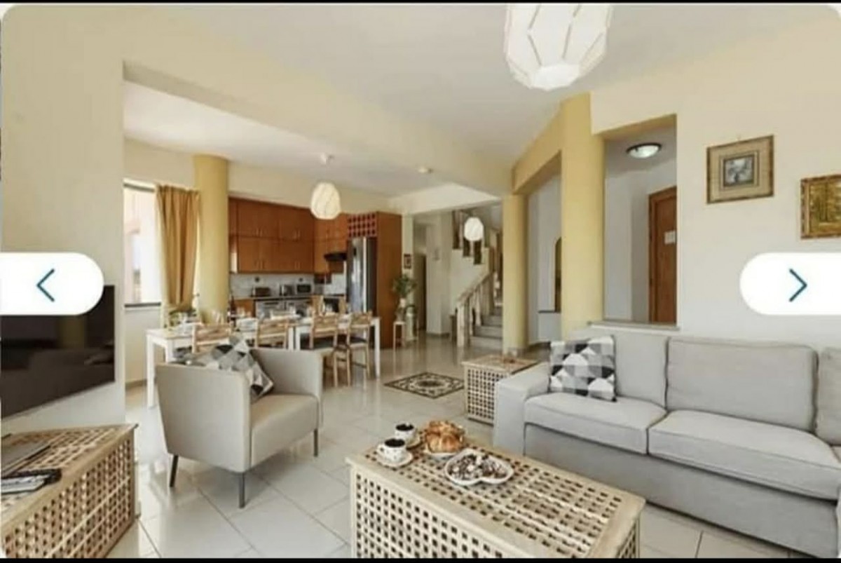 Detached Villa For Rent  in  Agios Georgios